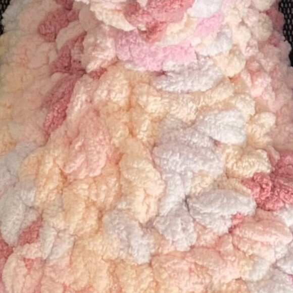 New Super Cozy soft slippers -Super light Pink/Peach- size 7/8 - nonslip bottoms - Picture 3 of 6